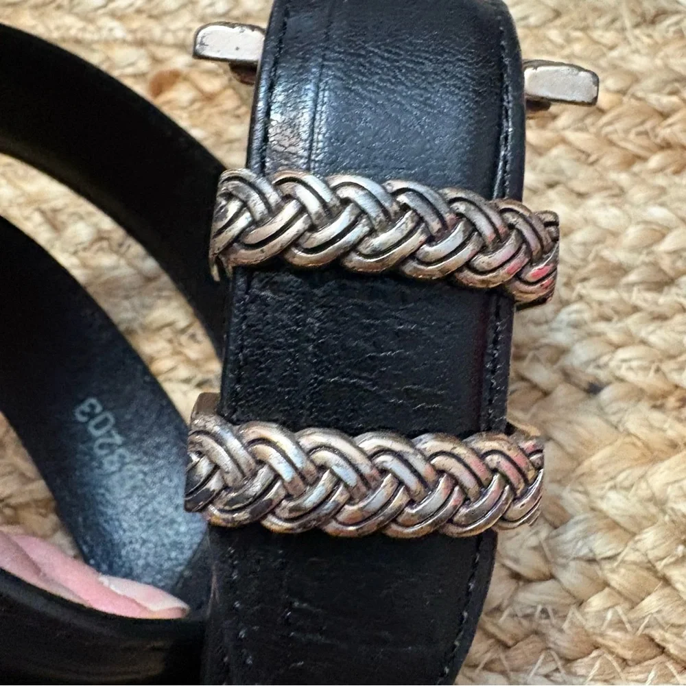 Brighton Women’s Black Embossed Belt Size ML /32 Excellent Used Condition!
